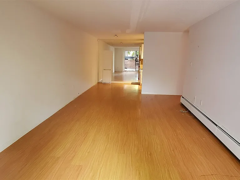 588 E 5th Ave #1 — Photo 5