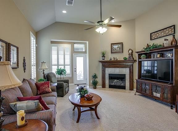 2nd image of 1201 Jasmine St