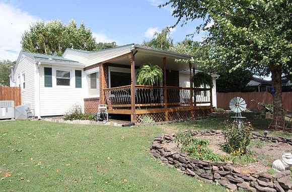 1st image of 525 Lee Cir