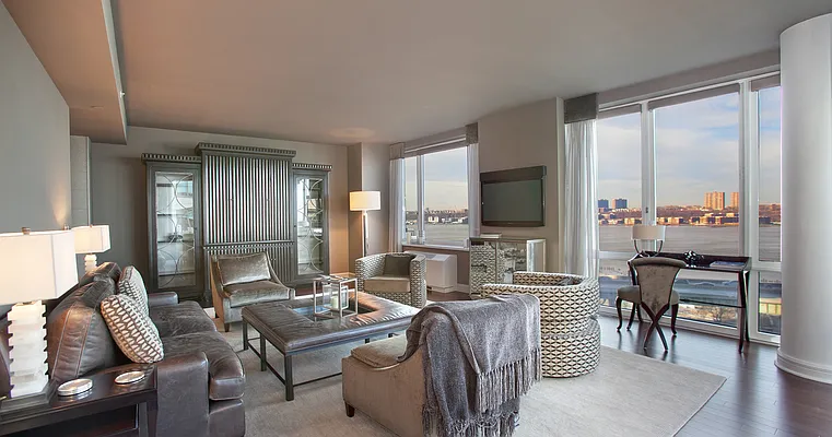 Sold by BLU Real Estate | media 19