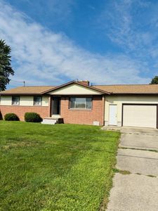 12066 Oak St, Birch Run, MI, 48415