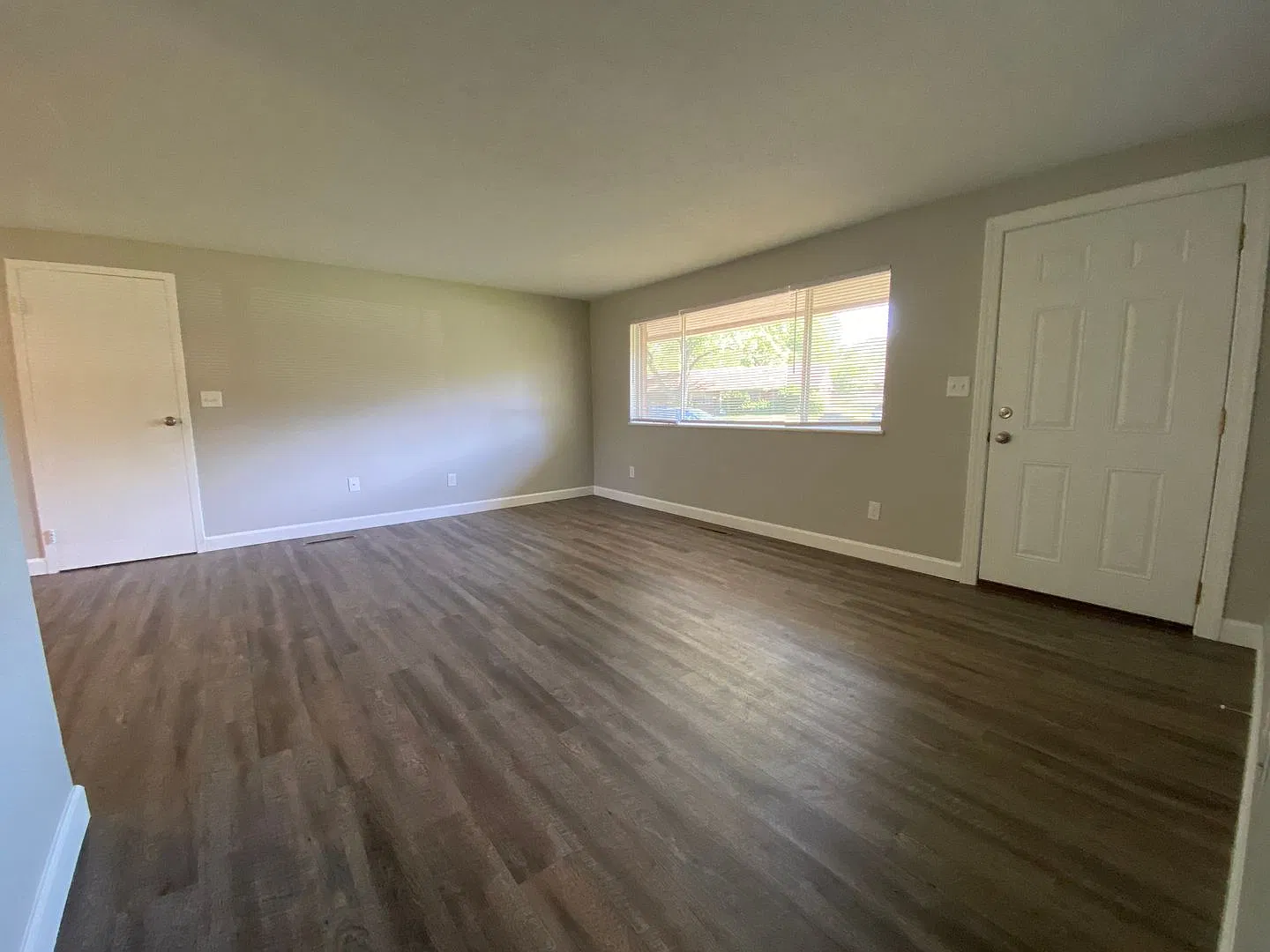 4418 Primrose, Kettering 3 Bedroom / 1 Bathroom home with 1.5 Car Attached Garage — Photo 3