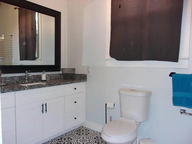 5214 Avenue R — Photo 15