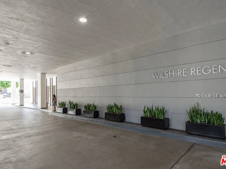 10501 Wilshire Blvd #1012 — Photo 14