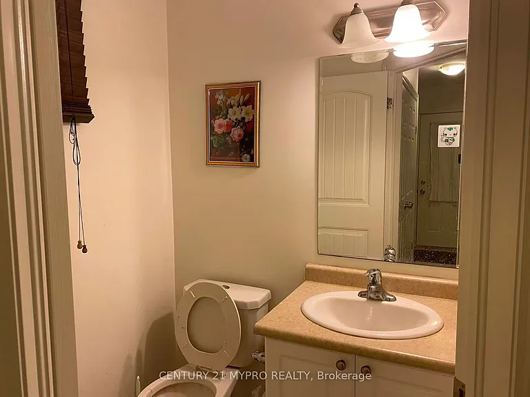 315 Colonial Dr — Photo 6