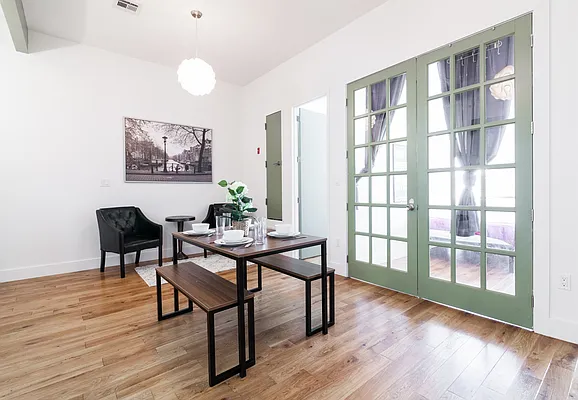 Rented by Rennit Inc. | media 22