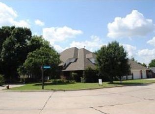 4225 Upper Lake Dr, Norman, OK 73072