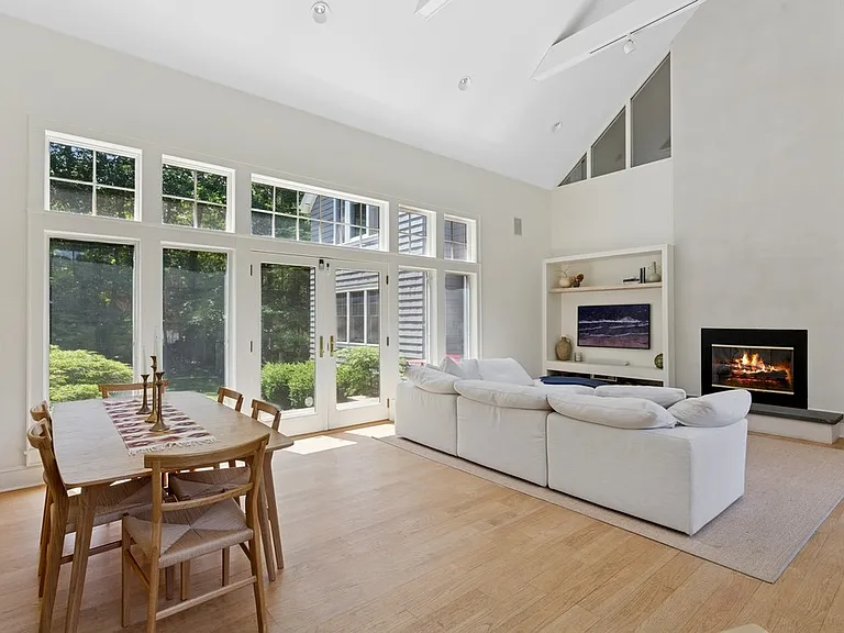 4 Great Circle Rd — Photo 4
