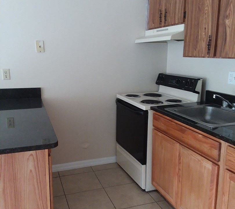 1st image of 5021 SE 29th St APT A