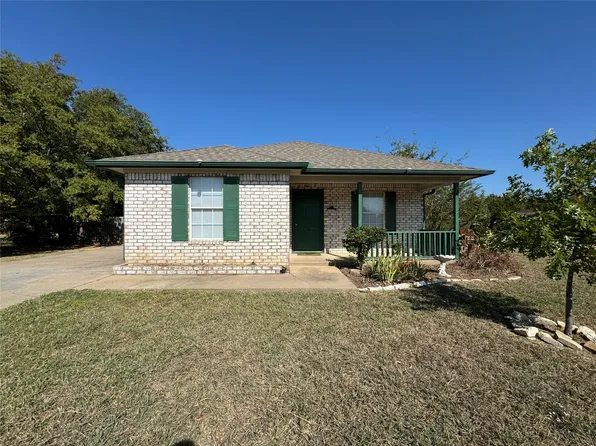 101 Red Oak Cir, Ector, TX 75439