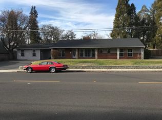 37 Valley View Dr, Medford, OR 97504