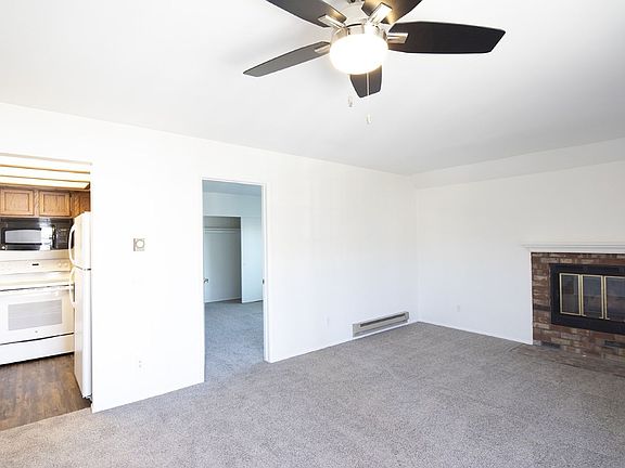 3rd image of 1625 Chalcedony St #318