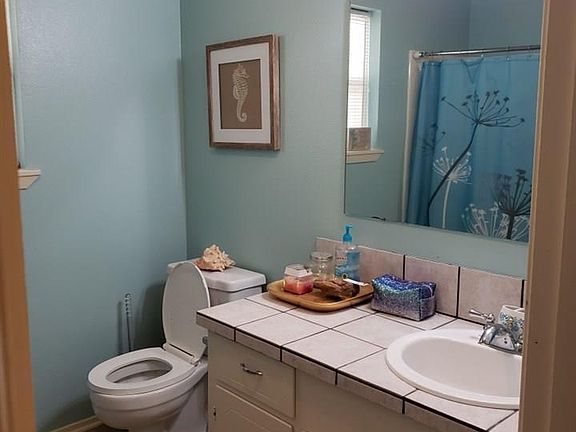 5th image of 16352 Lakeview Cir