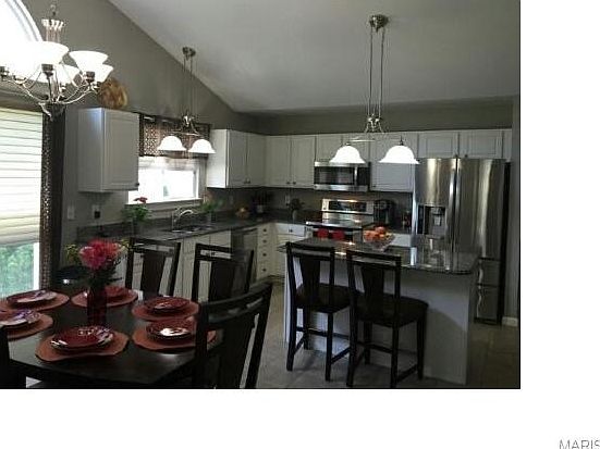 4th image of 2574 Breakwater Dr