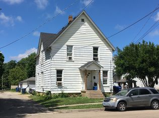 417 N 10th St, Dekalb, IL 60115