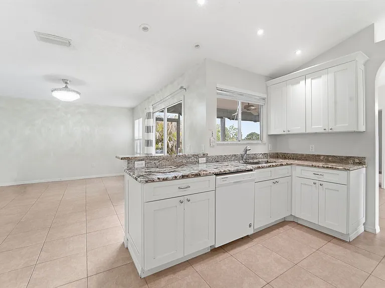 2366 SW Alminar St #1 — Photo 7