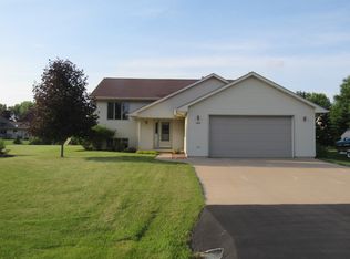 3464 Milford Dr, Oshkosh, WI 54904
