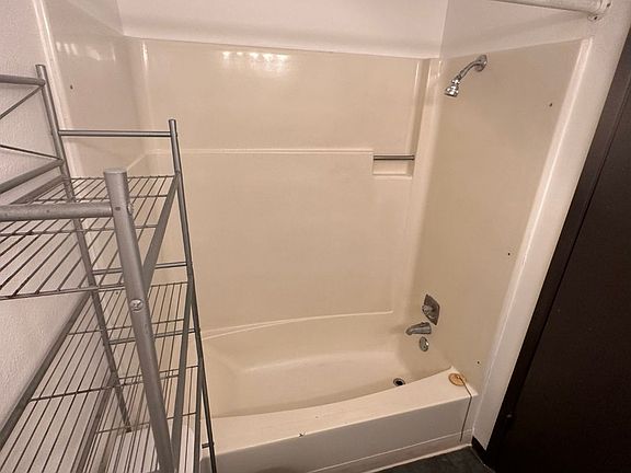 2nd image of 1083 Le Brun Ln #2