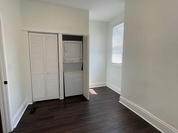 5th image of 299 Reinhard Ave #1
