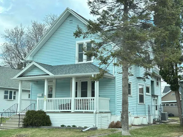 1302 Ontario St, Oshkosh, WI 54901