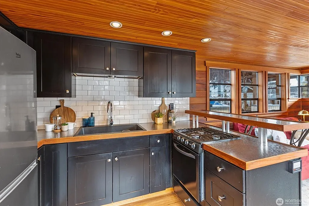 1 bed, 550 sqft, $3,800 — Photo 3