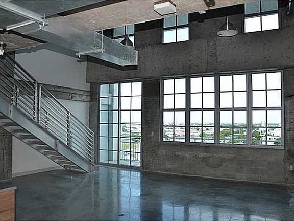 2nd image of 1567 Miami Ave #612