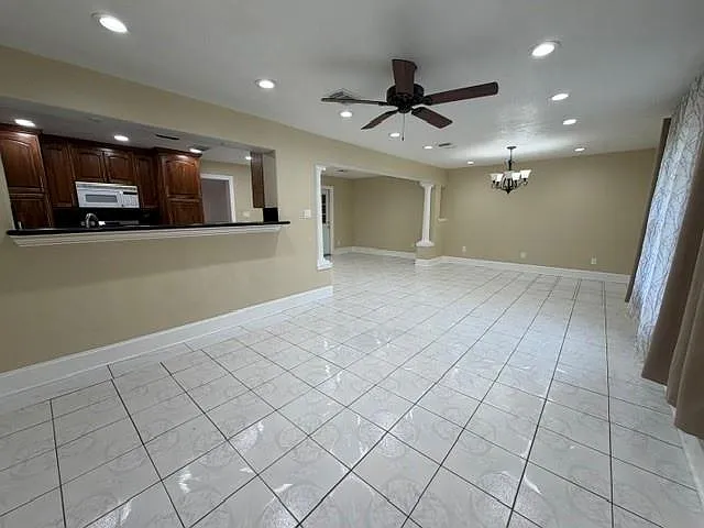 402 Dunwick Ln — Photo 12