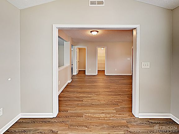 5th image of 1809 Murdoch Dr