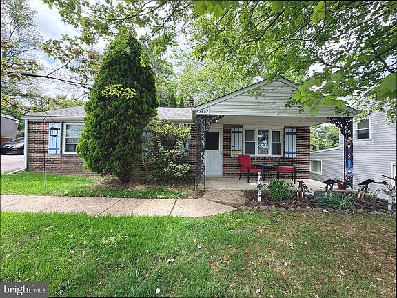 2nd image of 1507 Reservoir Ave