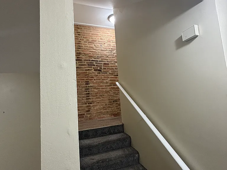 611 W Lafayette Ave — Photo 7