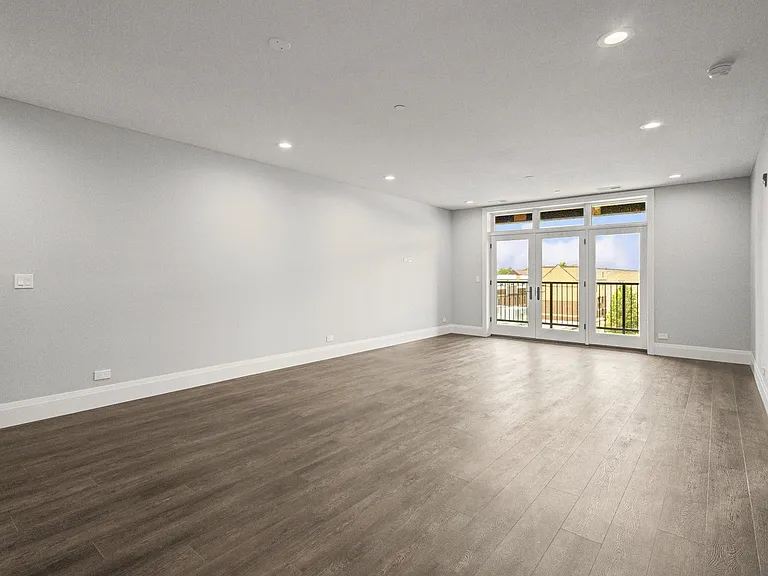 1036 Lake St #3S — Photo 5