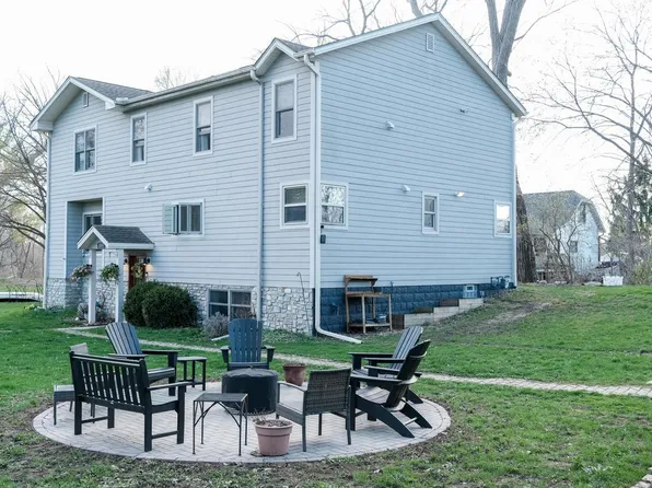 8806 Sadler DRIVE, Waterford, WI 53185