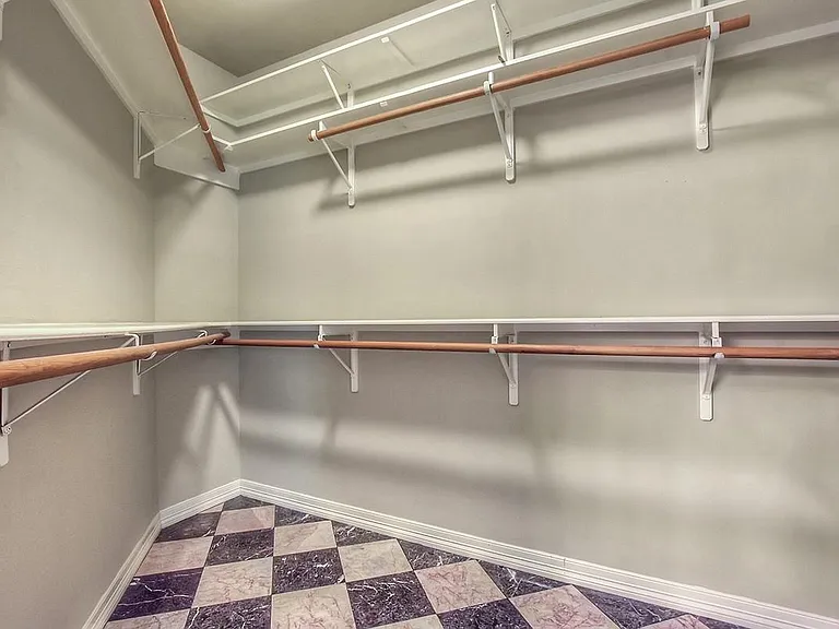 10819 Lake Windcrest — Photo 31