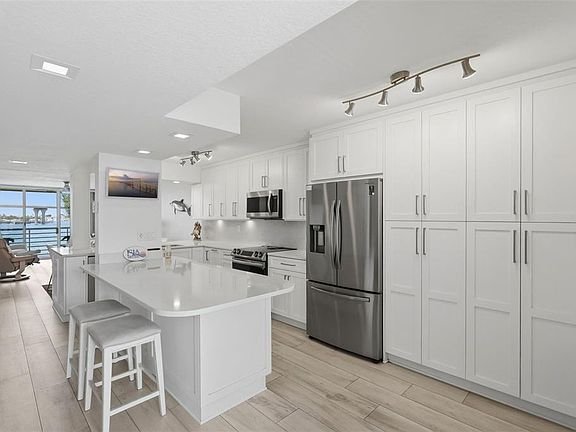 2nd image of 6081 BAHIA DEL MAR CIRCLE #251