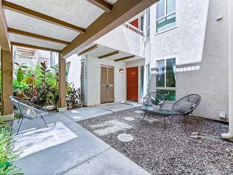 23454 Coso — Photo 2