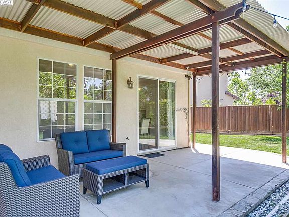 5th image of 34601 Cascades Cir