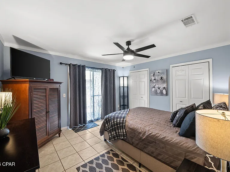 503 Granada Cir #503B — Photo 11