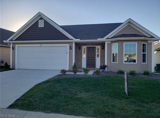 152 Prestwyck Ln, Elyria, OH 44035