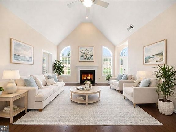 4th image of 111 Stonegate Ln