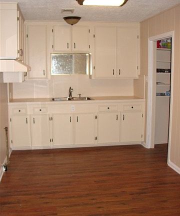 2nd image of 2608 Avenue G