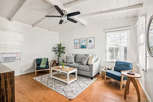319 Nautilus St Photo 1