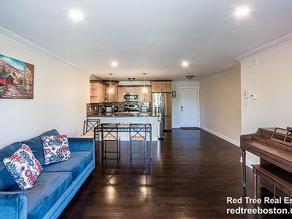 2nd image of 39 Fayette St #203