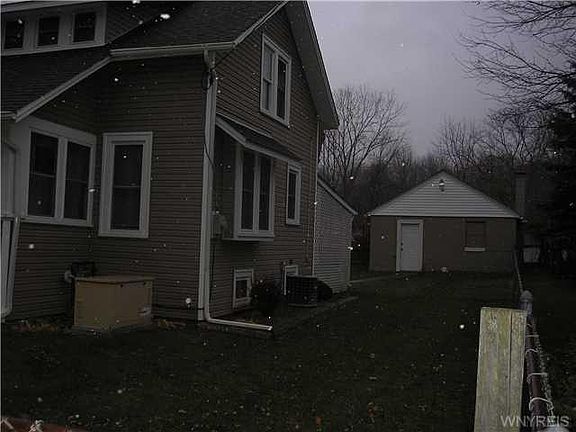 5th image of 1719 East Ave