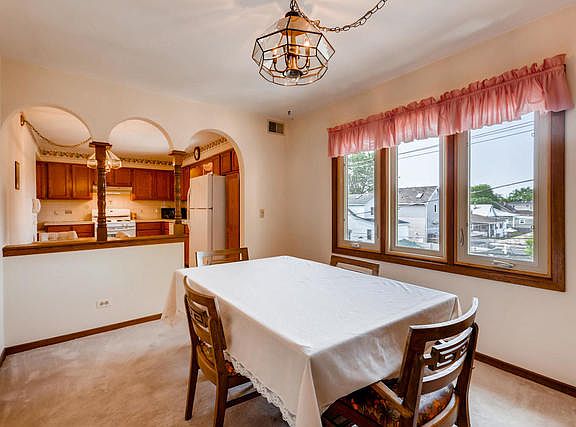 3rd image of 6316 W Montrose Ave APT 303