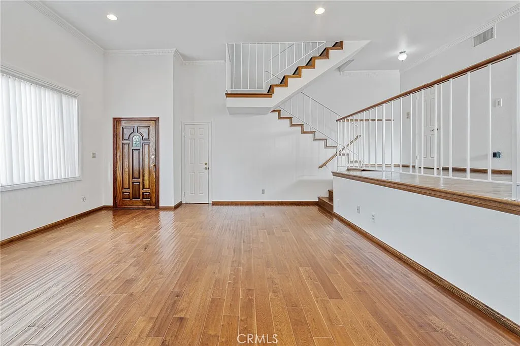 3 bed, 2.5 bath, 1981 sqft, $5,500 — Photo 4