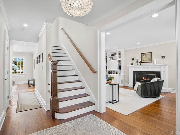 3rd image of 22 Ferncliff Road