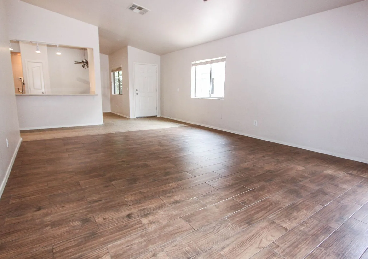 Highlands Ranch 3 bedroom 2 bathroom — Photo 4