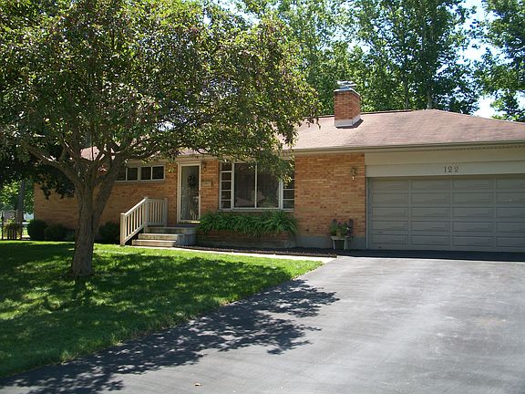 2nd image of 122 Pamela Ave