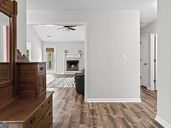5th image of 5 Queens Ct