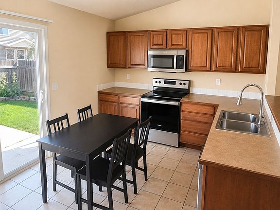 3rd image of 9204 W Lillywood Dr